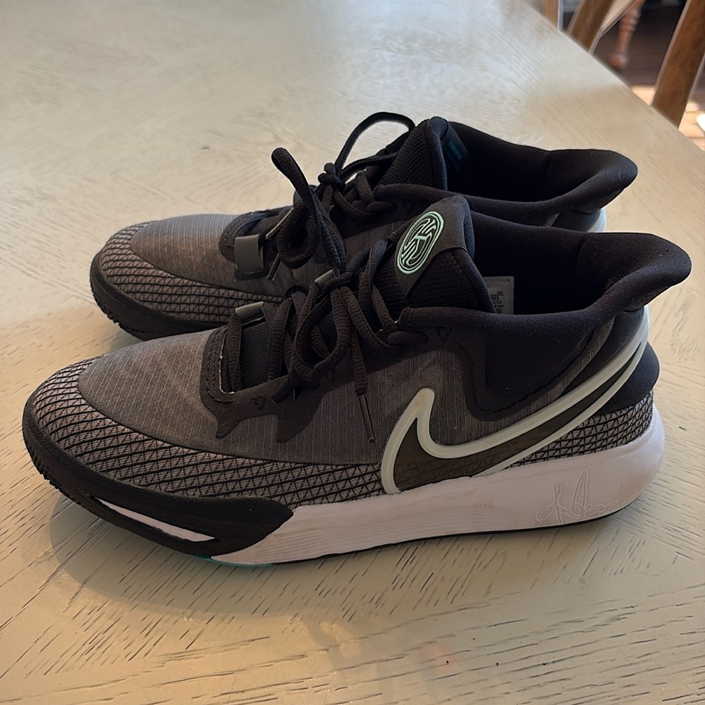 Nike Kyrie 8 GS Orca basketball shoes